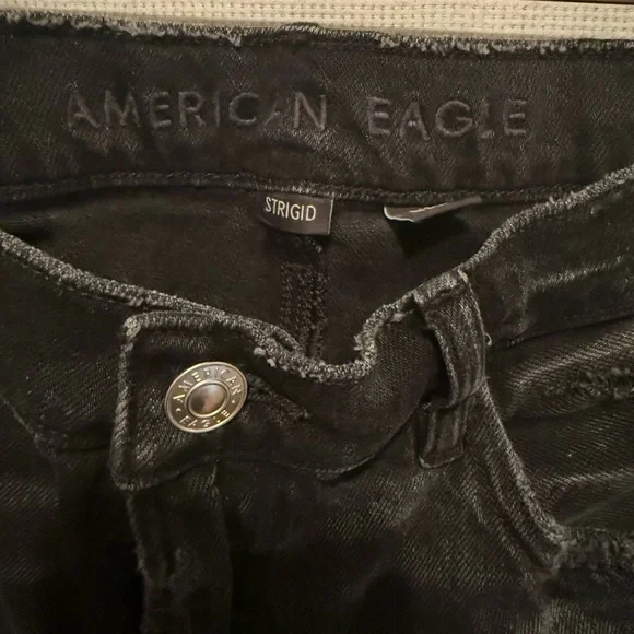 American Eagle Black Jean Destructed Shorts Size 8 - Picture 4 of 6